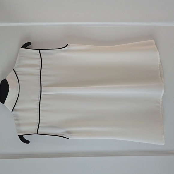 Brooks Brothers sleeveless cream / off-white top with black piping, 8 - Picture 2 of 7